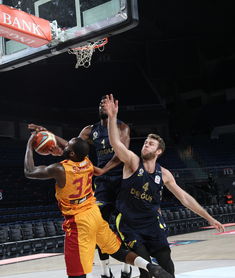 开云app-球队季前热身赛表现是否能预测联赛开局强弱，赛前场内热身时间