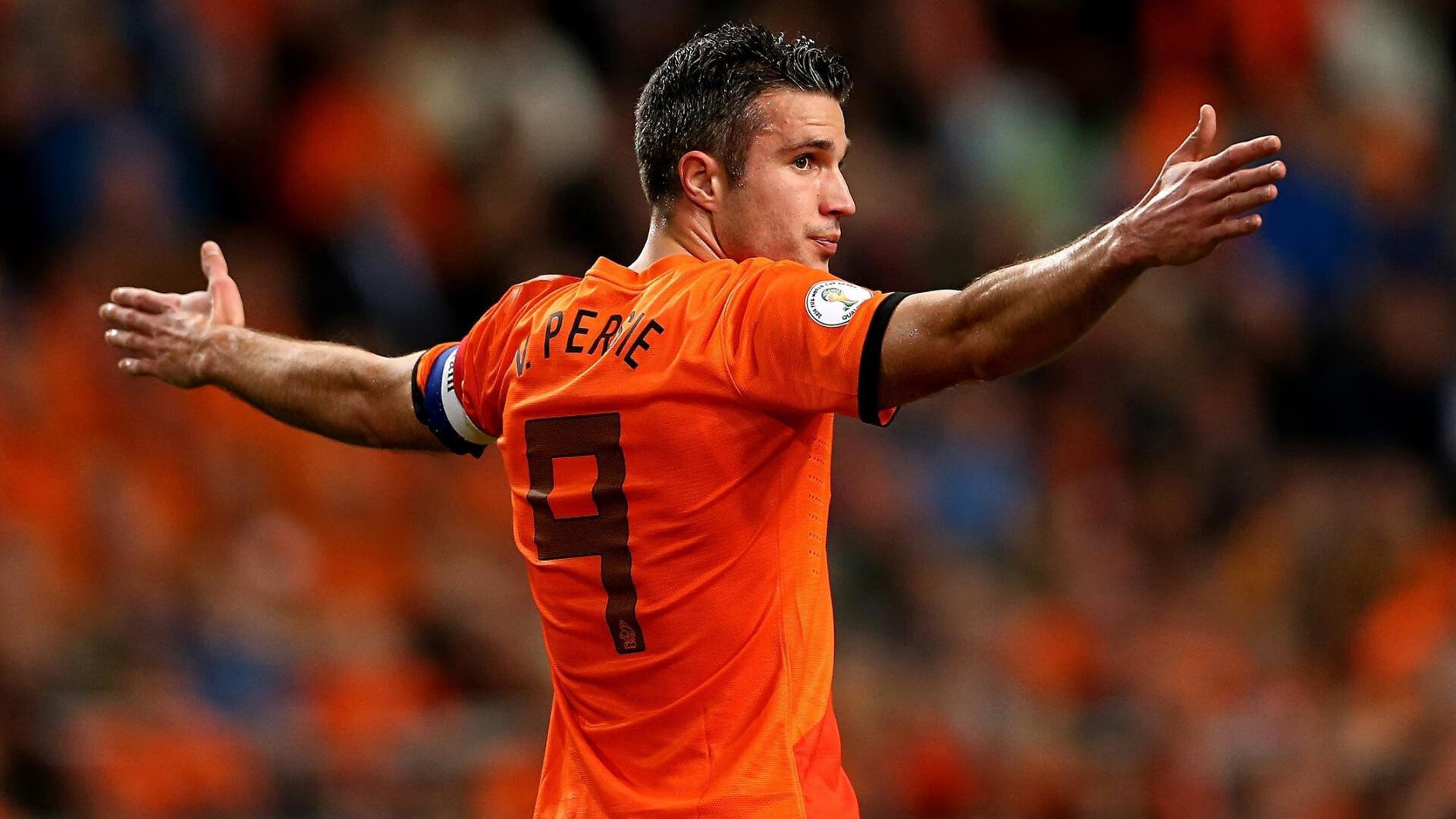 开云体育app-欧洲杯变阵频繁：战术多变引领新趋势！，欧洲杯变盘分析