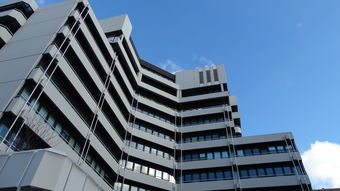 开云体育足球-华人购房潮助推美国房地产市场活跃，华人抛售美国房产